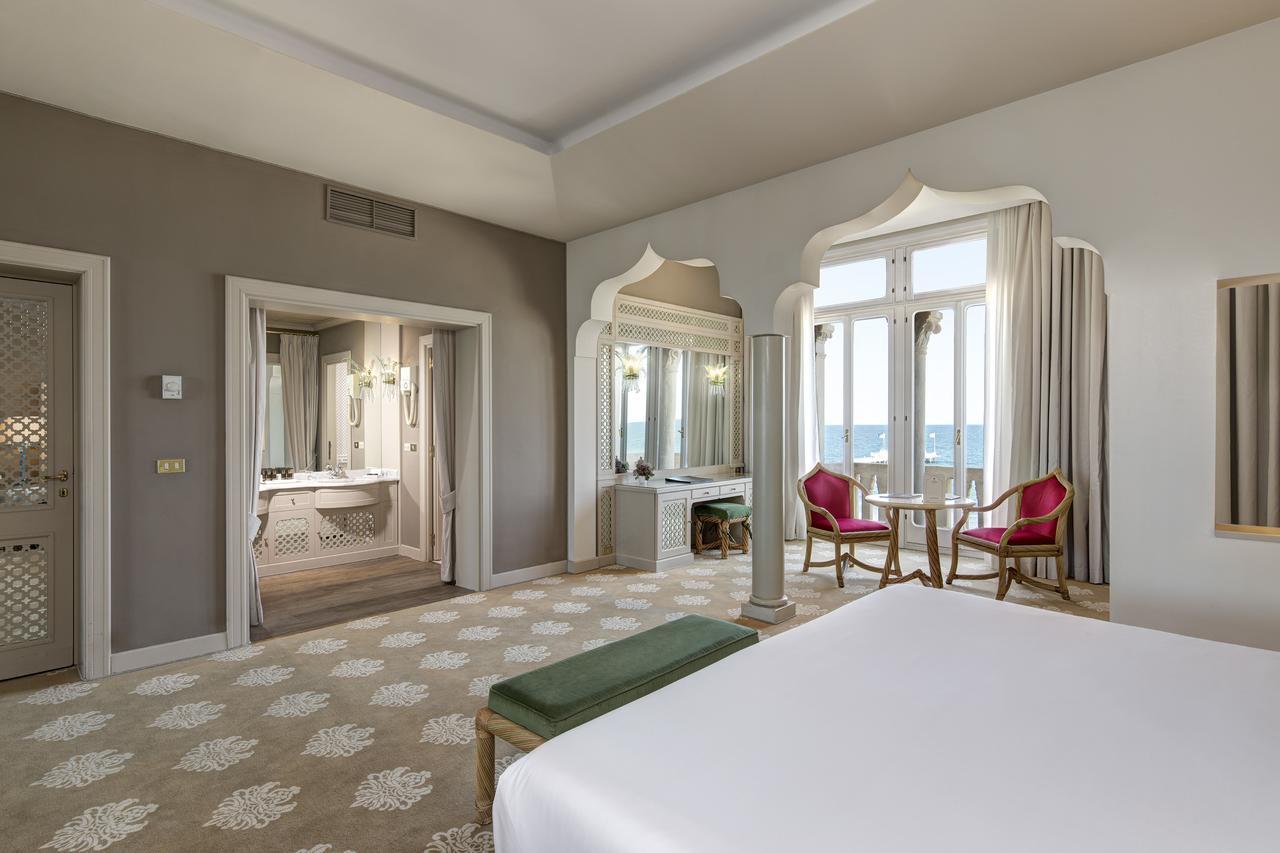 Hotel Excelsior Venice Lido di Venezia Bagian luar foto